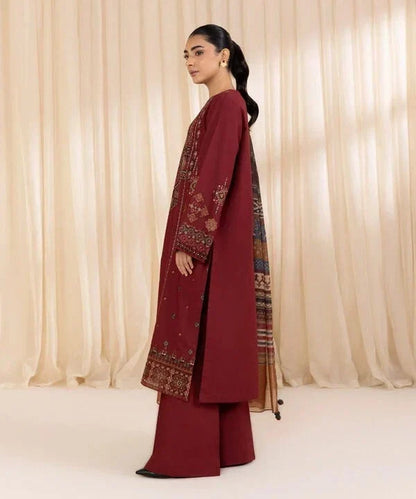 EXCLUSIVE 3PC HEAVY EMBROIDERED LAWN ENSEMBLE