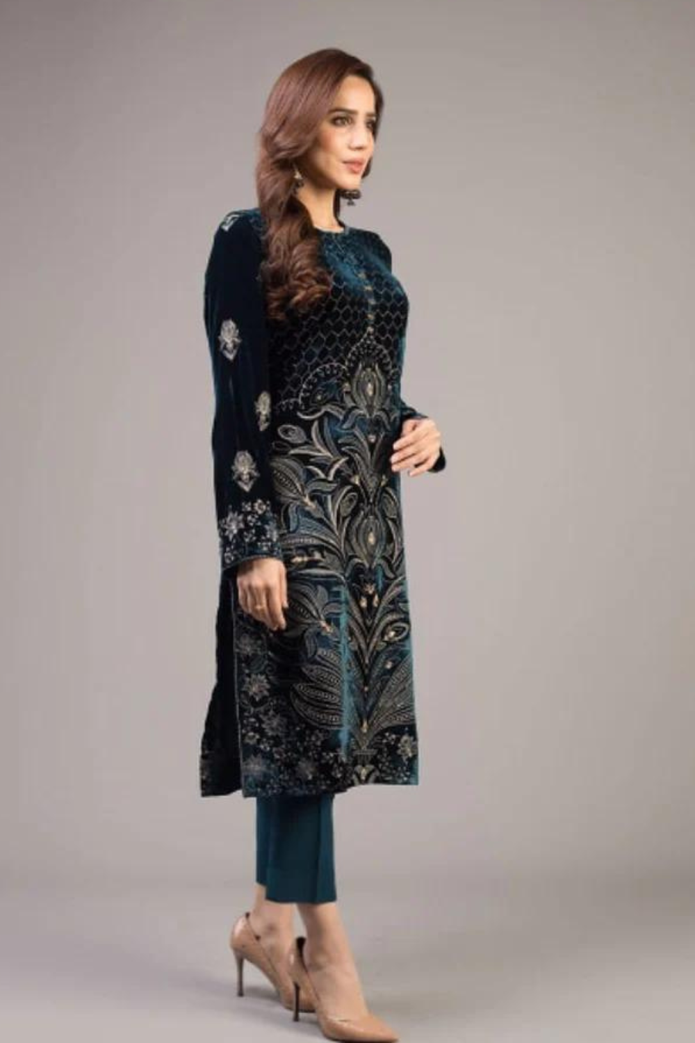 UNSTITCHED 3PC LINEN EMBROIDERED SUIT