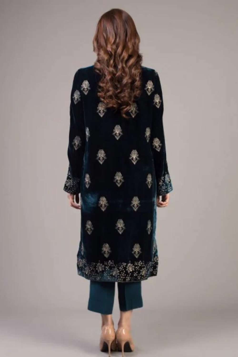 UNSTITCHED 3PC LINEN EMBROIDERED SUIT