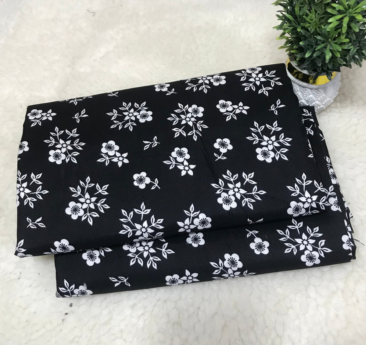 🌸FLORAL PRINTS – 2 PCS UNSTITCHED🌸